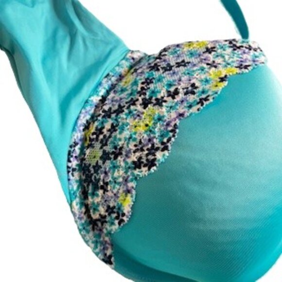 Victoria Secret Bra - Picture 2 of 4